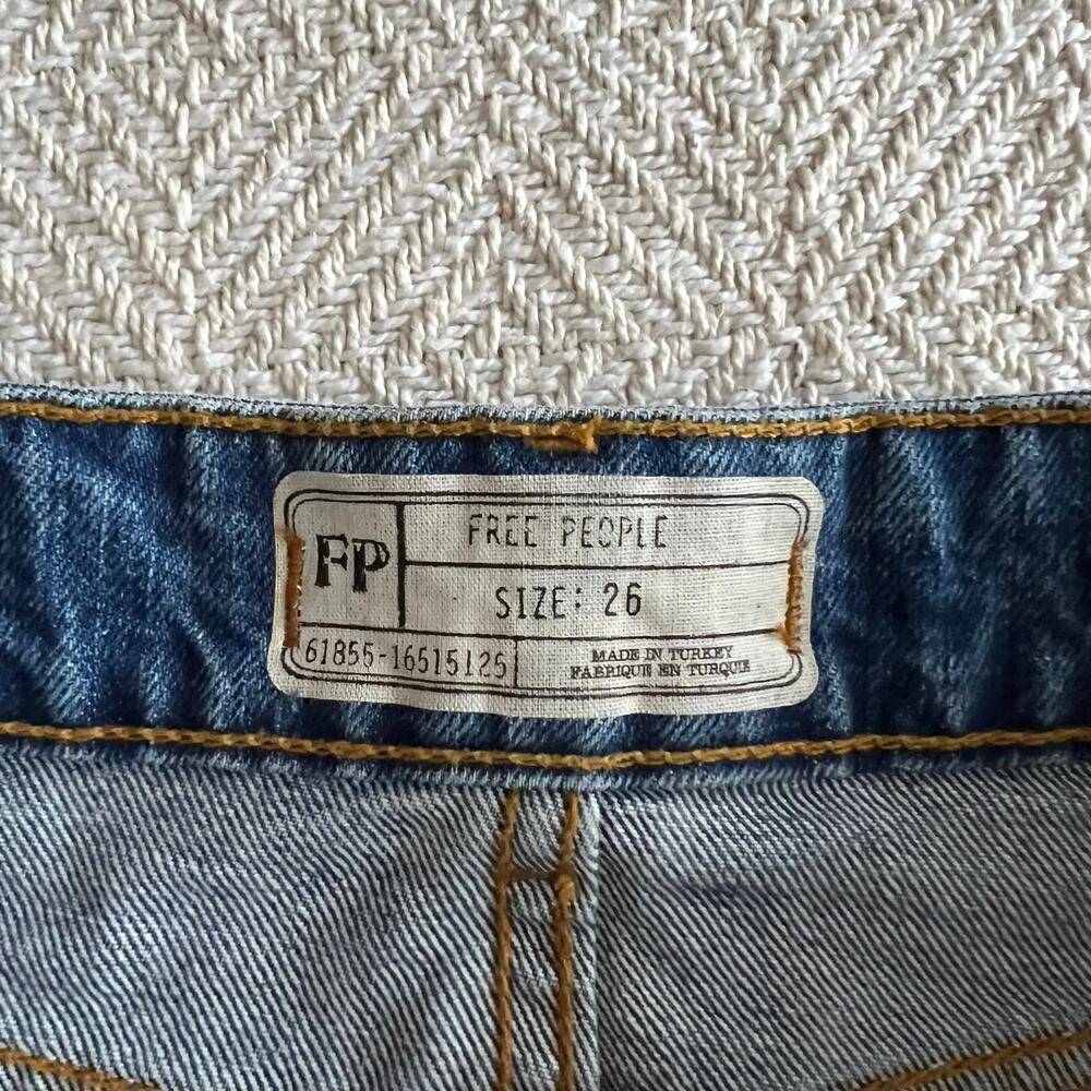 Free People Embroidered Wild Rose Denim Mini Skirt Size 26/2 - Picture 6 of 7